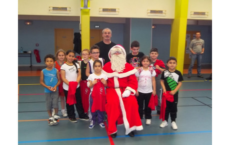 Le père Noel de passage au Creutzwald Basket Club