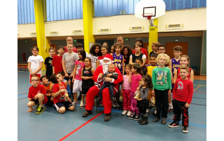 Arbre de Noël au C. B. C.